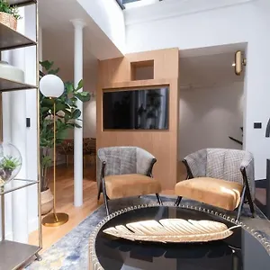 Marais - My Veranda Apartment