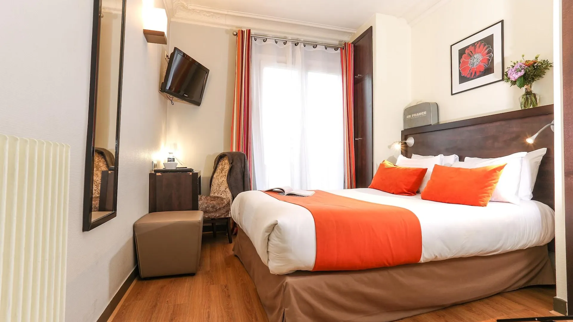Avalon Hotel Paris 3*,