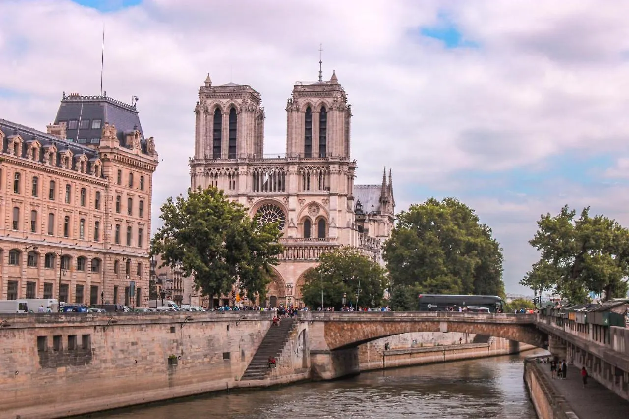 Avalon Hotel Paris