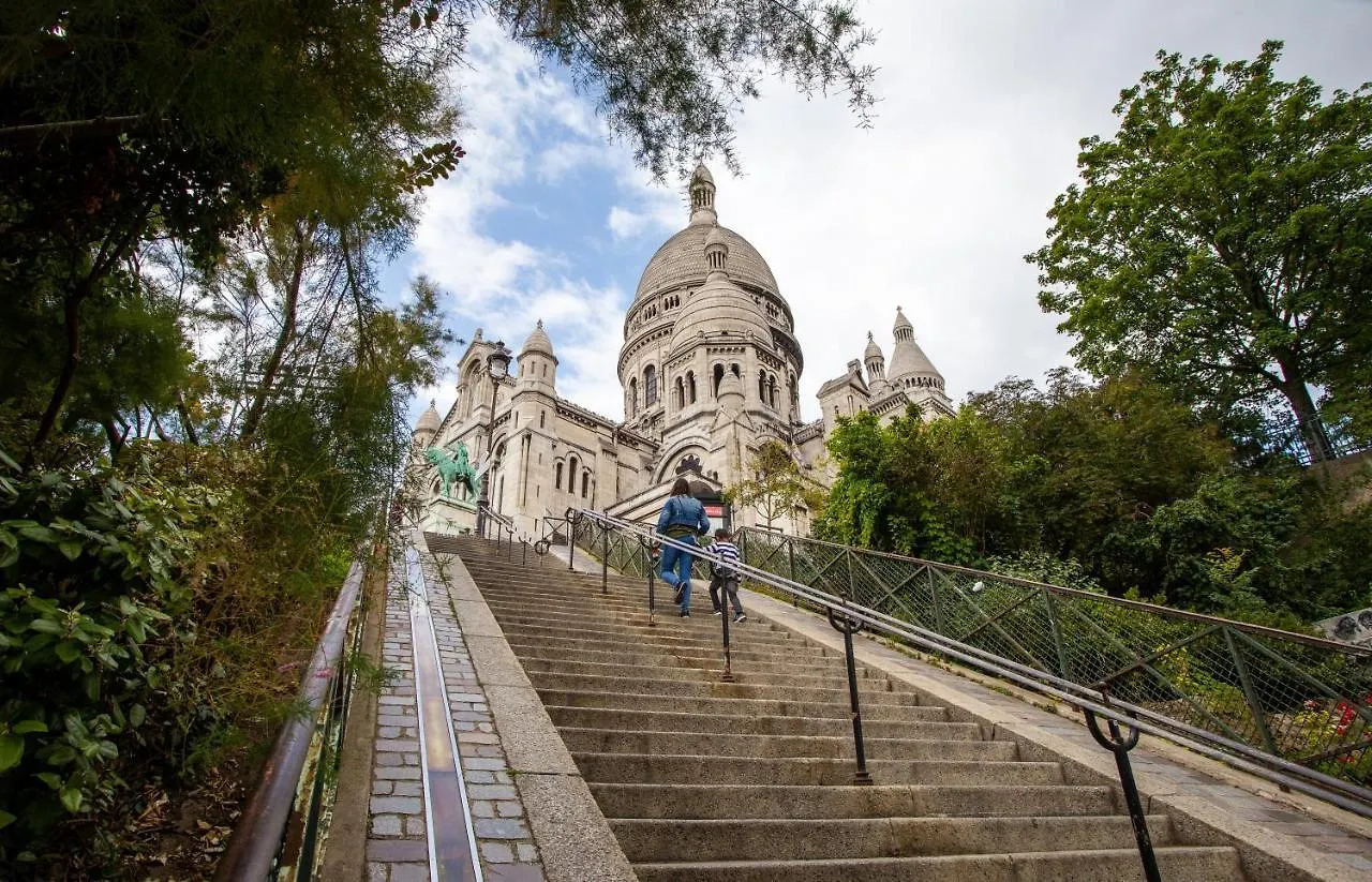 Avalon Hotel Paris 3*,