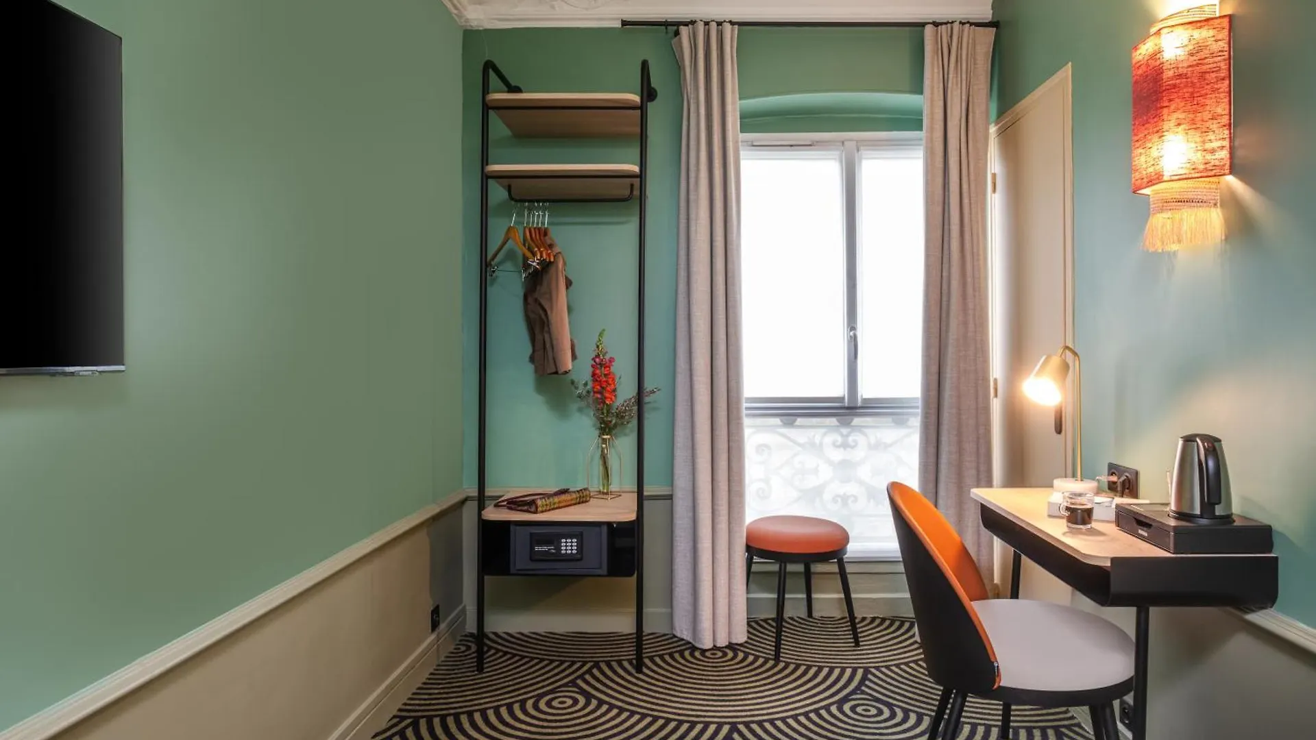 Avalon Hotel Paris 3*,