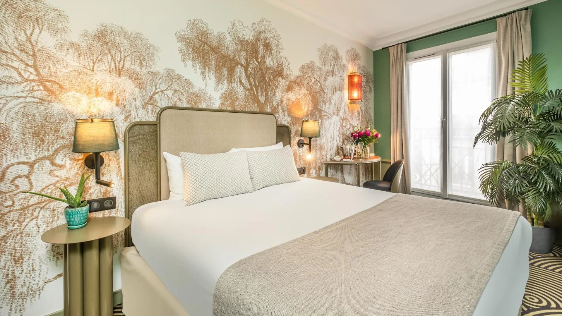 Avalon Hotel Paris 3*,